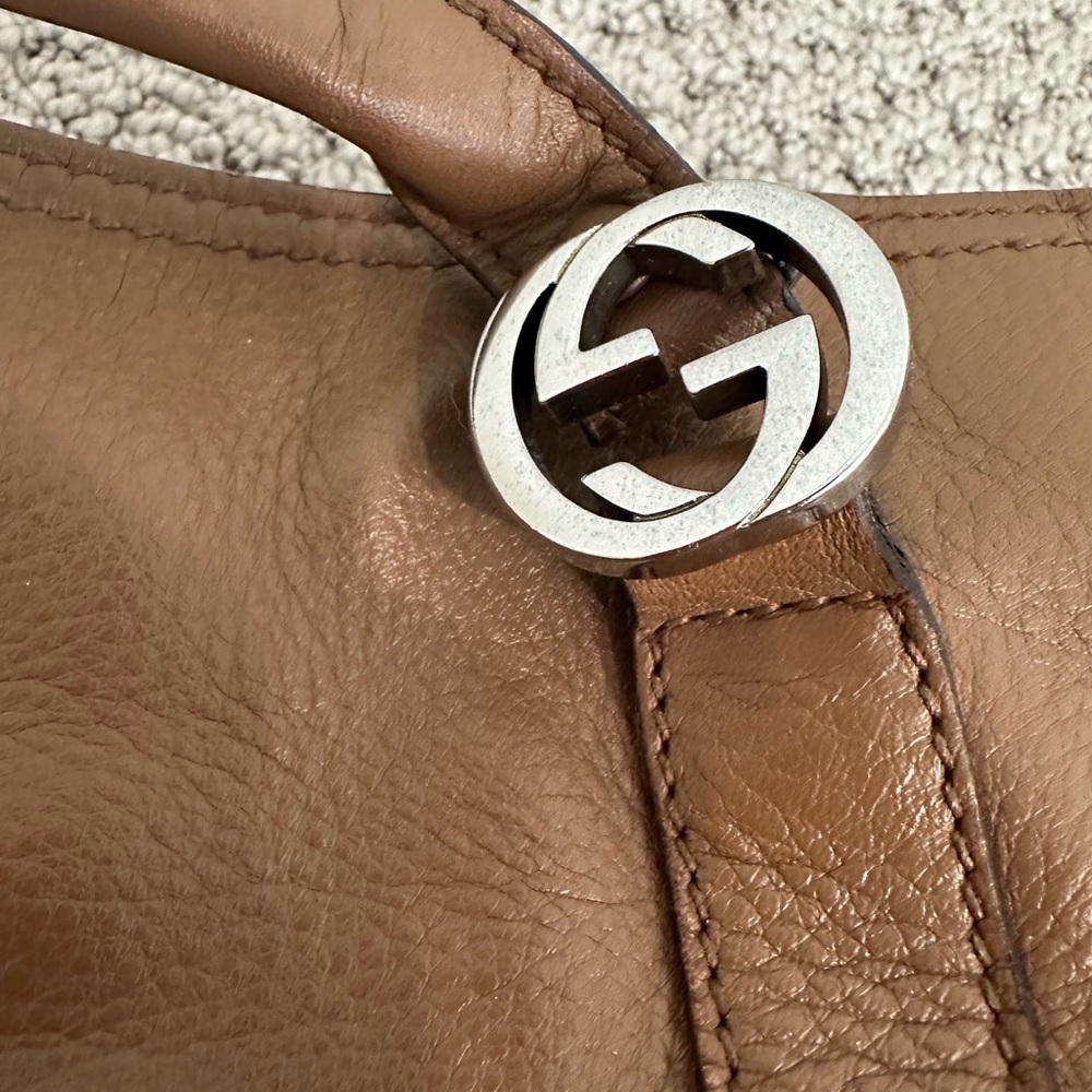 Gucci Brown Leather Shoulder Bag with Silver Hardware - Picture 2 of 6